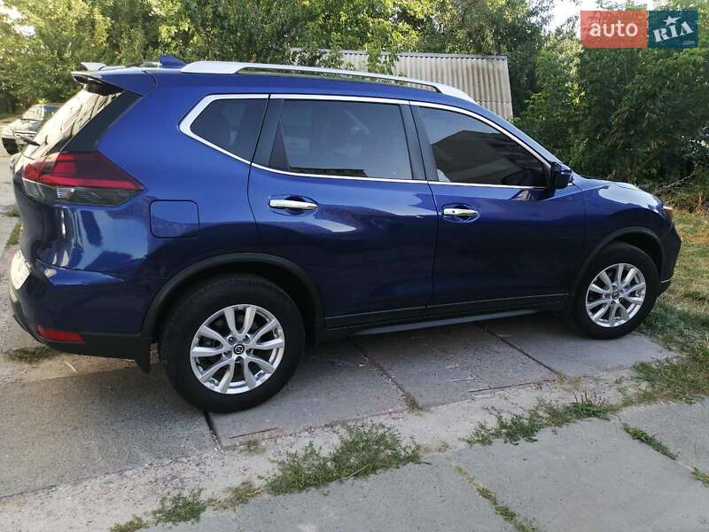 Позашляховик / Кросовер Nissan Rogue 2018 в Києві