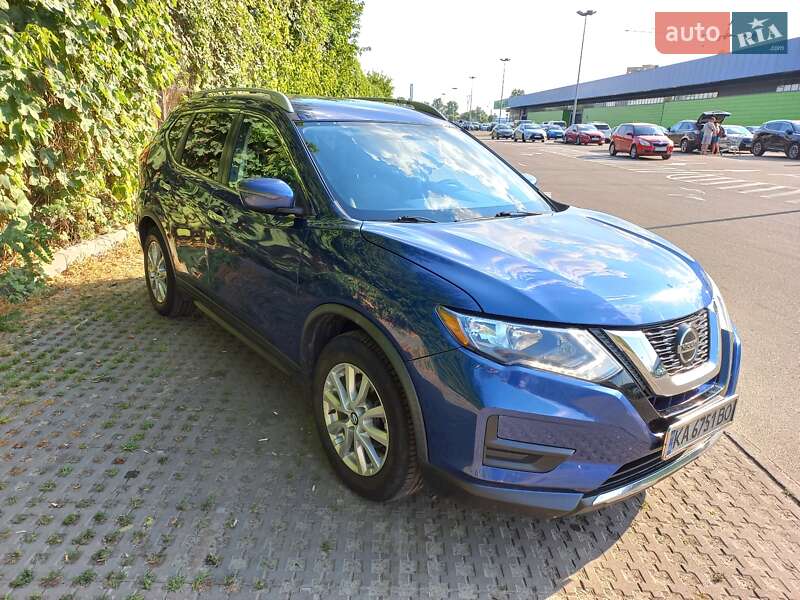 Внедорожник / Кроссовер Nissan Rogue 2017 в Киеве