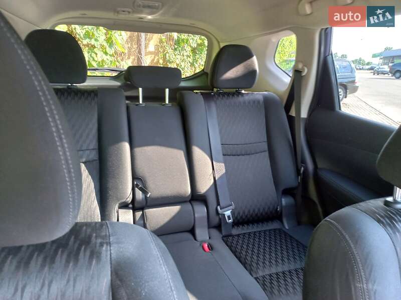 Внедорожник / Кроссовер Nissan Rogue 2017 в Киеве