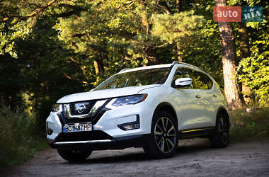 Позашляховик / Кросовер Nissan Rogue 2016 в Львові