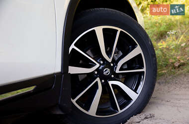 Позашляховик / Кросовер Nissan Rogue 2016 в Львові