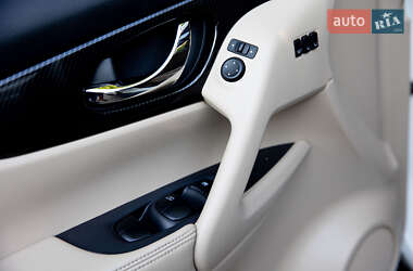 Позашляховик / Кросовер Nissan Rogue 2016 в Львові