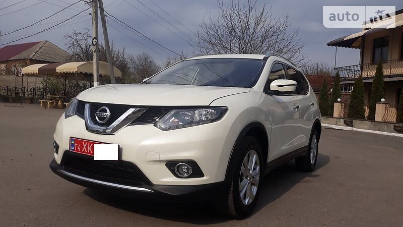 Внедорожник / Кроссовер Nissan Rogue 2016 в Харькове