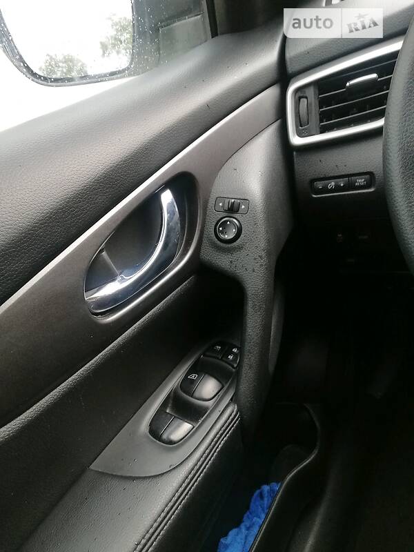 Позашляховик / Кросовер Nissan Rogue 2016 в Києві