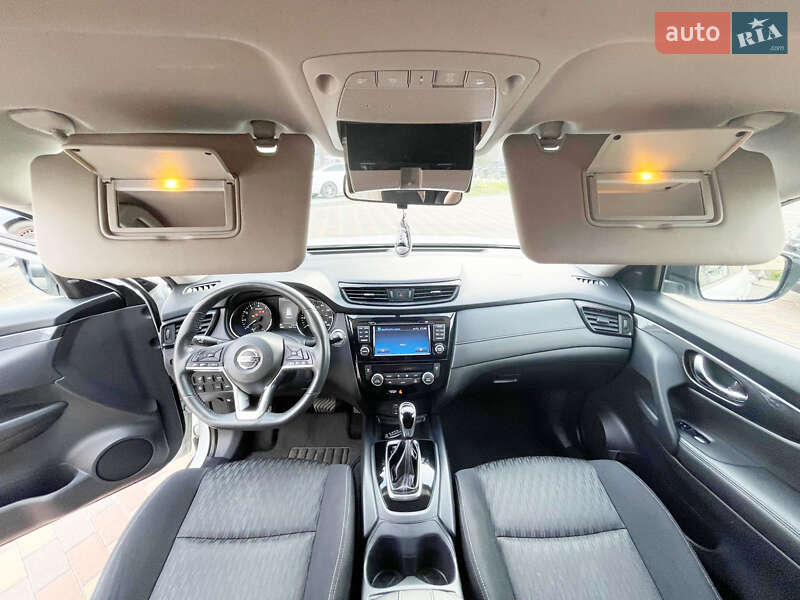 Позашляховик / Кросовер Nissan Rogue 2016 в Львові