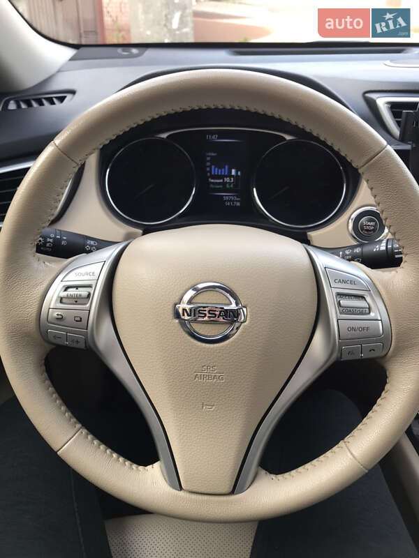 Позашляховик / Кросовер Nissan Rogue 2015 в Одесі