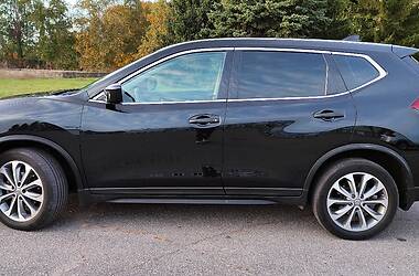 Внедорожник / Кроссовер Nissan Rogue 2017 в 