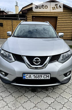 Внедорожник / Кроссовер Nissan Rogue 2016 в Черкассах