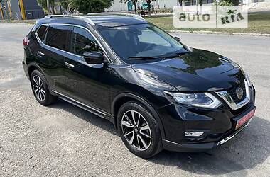 Внедорожник / Кроссовер Nissan Rogue 2019 в Полтаве