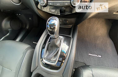 Внедорожник / Кроссовер Nissan Rogue 2017 в 