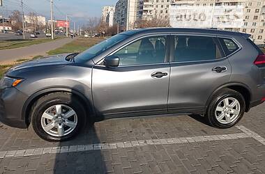 Внедорожник / Кроссовер Nissan Rogue 2017 в Харькове