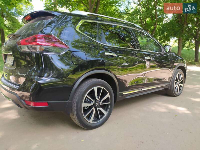 Внедорожник / Кроссовер Nissan Rogue 2018 в Кропивницком