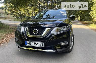 Внедорожник / Кроссовер Nissan Rogue 2016 в 