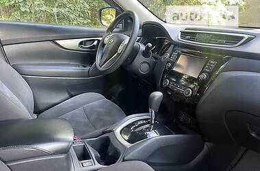 Внедорожник / Кроссовер Nissan Rogue 2016 в 