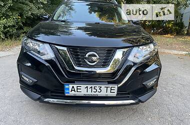 Внедорожник / Кроссовер Nissan Rogue 2016 в 