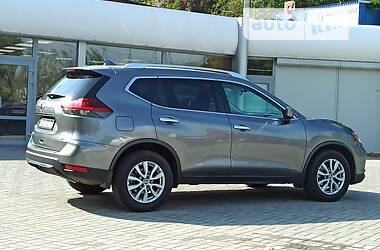 Позашляховик / Кросовер Nissan Rogue 2017 в 