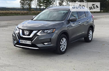 Внедорожник / Кроссовер Nissan Rogue 2017 в Тульчине