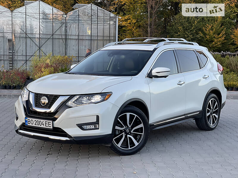 Внедорожник / Кроссовер Nissan Rogue 2018 в 