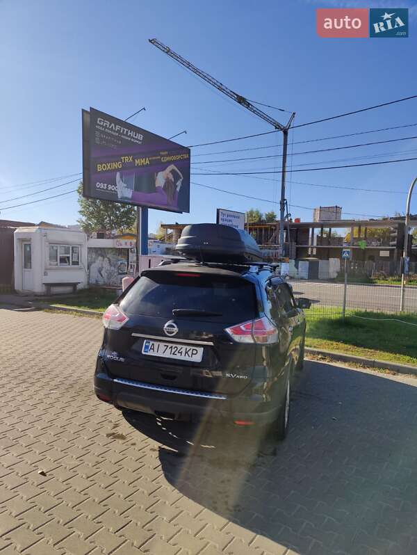 Внедорожник / Кроссовер Nissan Rogue 2016 в Киеве