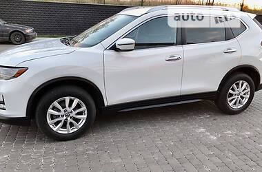 Внедорожник / Кроссовер Nissan Rogue 2018 в 