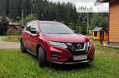 Внедорожник / Кроссовер Nissan Rogue 2017 в Черновцах