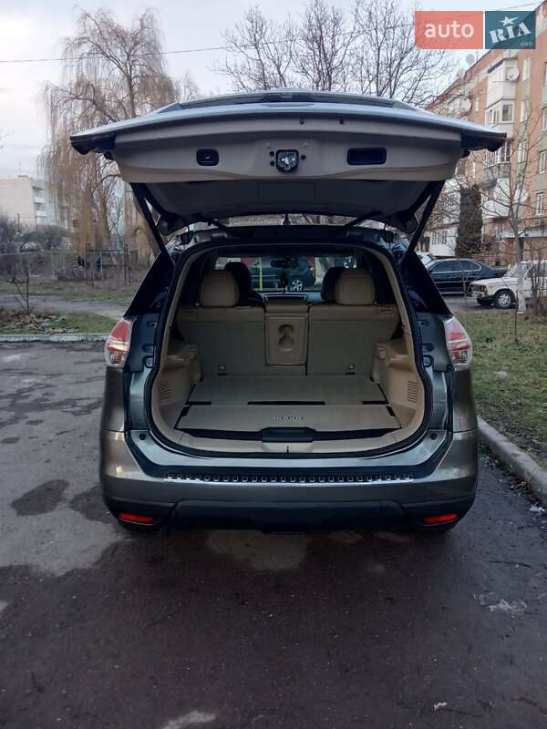 Внедорожник / Кроссовер Nissan Rogue 2015 в Чорткове