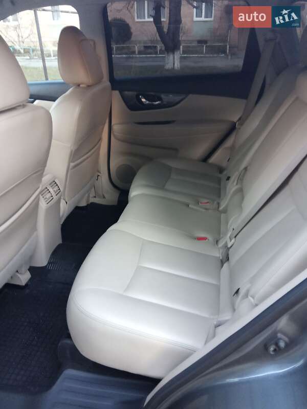 Внедорожник / Кроссовер Nissan Rogue 2015 в Чорткове