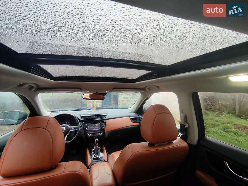 Внедорожник / Кроссовер Nissan Rogue 2019 в Первомайске