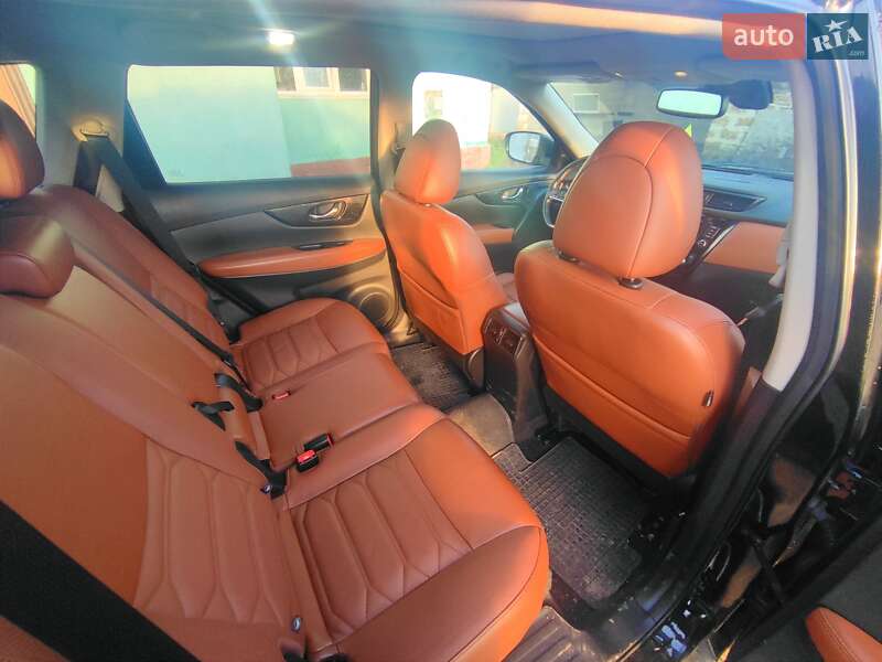 Внедорожник / Кроссовер Nissan Rogue 2019 в Первомайске