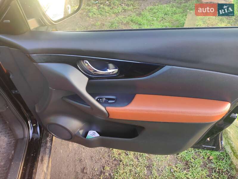 Внедорожник / Кроссовер Nissan Rogue 2019 в Первомайске