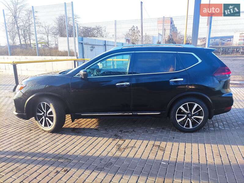 Внедорожник / Кроссовер Nissan Rogue 2019 в Первомайске