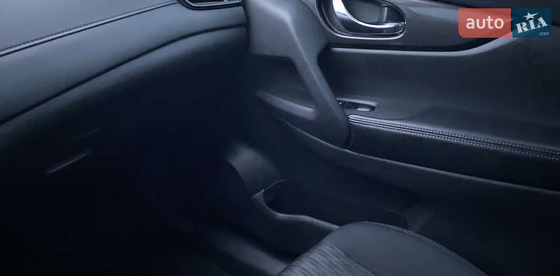 Позашляховик / Кросовер Nissan Rogue 2018 в Вишгороді