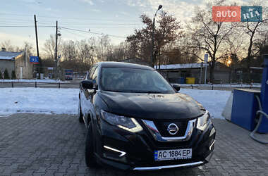 Внедорожник / Кроссовер Nissan Rogue 2017 в 