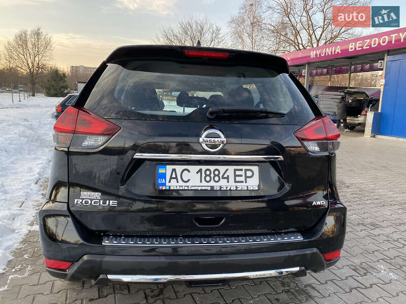 Внедорожник / Кроссовер Nissan Rogue 2017 в Луцке