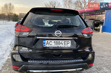 Внедорожник / Кроссовер Nissan Rogue 2017 в 