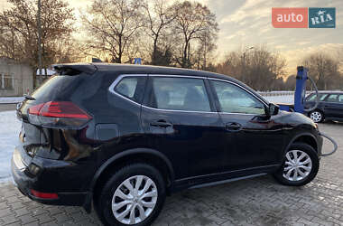 Внедорожник / Кроссовер Nissan Rogue 2017 в 