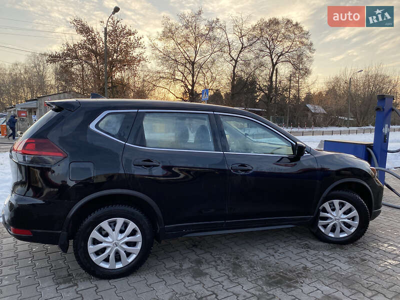Внедорожник / Кроссовер Nissan Rogue 2017 в Луцке