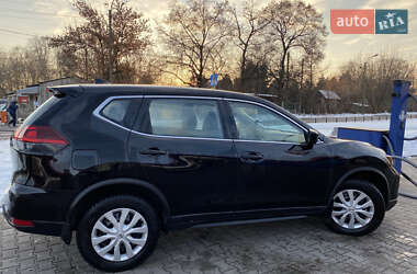 Внедорожник / Кроссовер Nissan Rogue 2017 в 
