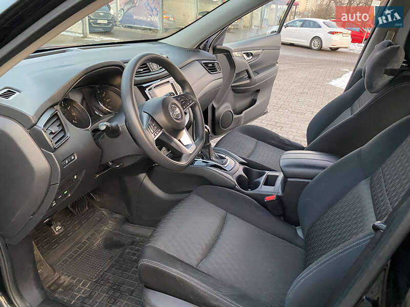 Внедорожник / Кроссовер Nissan Rogue 2017 в Луцке
