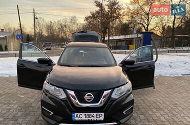 Внедорожник / Кроссовер Nissan Rogue 2017 в 