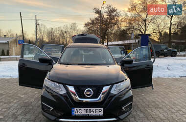 Внедорожник / Кроссовер Nissan Rogue 2017 в 