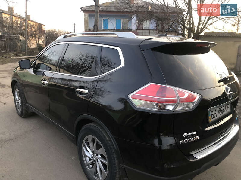 Позашляховик / Кросовер Nissan Rogue 2013 в Окнах