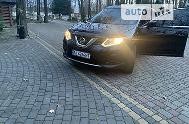 Внедорожник / Кроссовер Nissan Rogue 2015 в 
