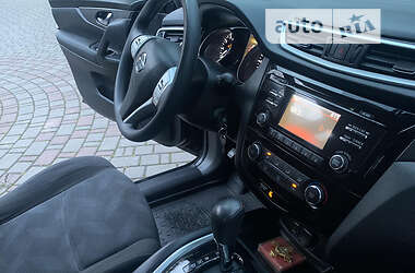 Внедорожник / Кроссовер Nissan Rogue 2015 в 