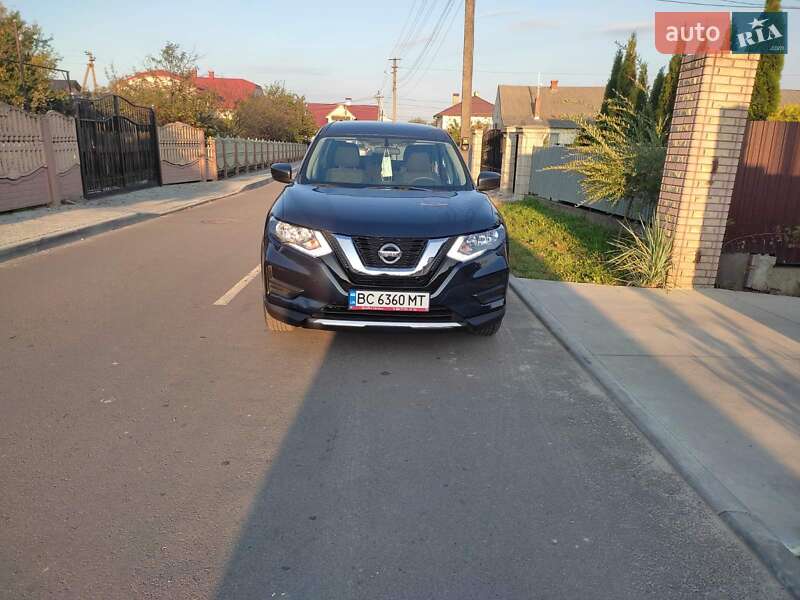 Внедорожник / Кроссовер Nissan Rogue 2015 в Львове