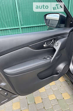 Внедорожник / Кроссовер Nissan Rogue 2019 в 