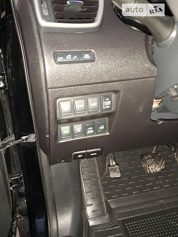 Внедорожник / Кроссовер Nissan Rogue 2015 в Львове