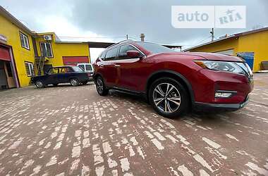 Позашляховик / Кросовер Nissan Rogue 2017 в Бориславі