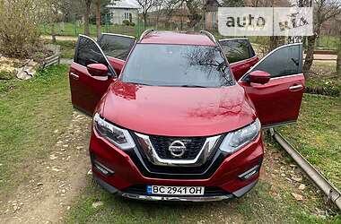 Позашляховик / Кросовер Nissan Rogue 2017 в Бориславі