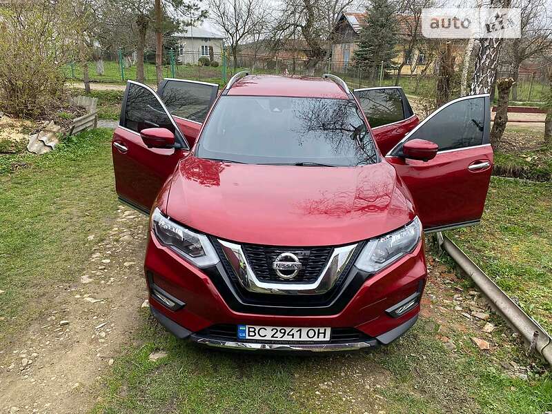 Позашляховик / Кросовер Nissan Rogue 2017 в Бориславі